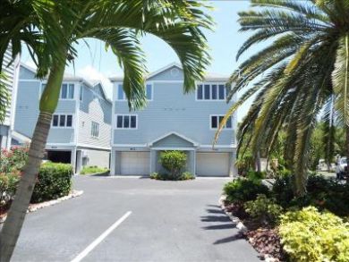 Vacation Townhome Walk to Longboat Beach Vacation Townhome Walk to Longboat Beach
